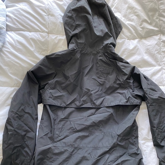 Women’s Northface jacket - Picture 4 of 5